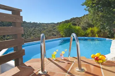 Image de Romantique et totalement privée pour 2 personnes, piscine et vues incroyables.