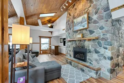 Image de Maston Lake Cottage:Paddle, Swim & Soak Up the Sun at This Summer Retreat!