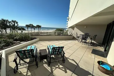Image de Gulf Front Condo with Stunning Views!