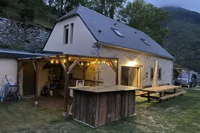 grange entierement rénovée avec vue imprenable sur la vallée.