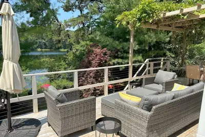 Image de Waterfront Cape Cottage Nestled In Wooded Privacy (2297)
