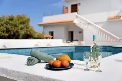 Image de Appartement de vacances \"Estudio Parte Baja\" avec vue sur la mer, piscine partagée et Wi-Fi