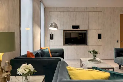 Park Lane 4-bed huge Designer pad