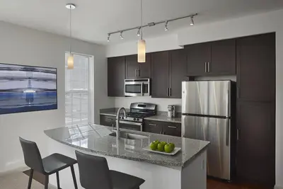 Image de 2-Bedroom Apartment - 7-day min. - Background check\/Lease Required