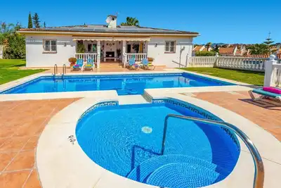 Image de Villa Aran by Villa Plus