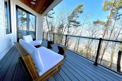 Image de *New Listing* Brand new, luxury, beachfront dream home