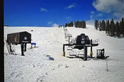 Image de Tahoe Donner Get Away with hot tub