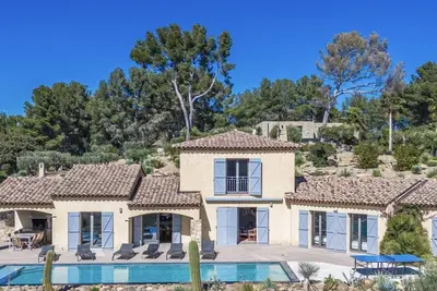 Image de Luxueuse villa avec vue mer et piscine Ă Saint-Cyr sur mer