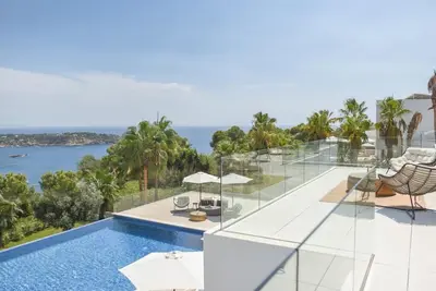 Ultra Modern Luxury Villa With Exclusive Sea View In The Prime Location