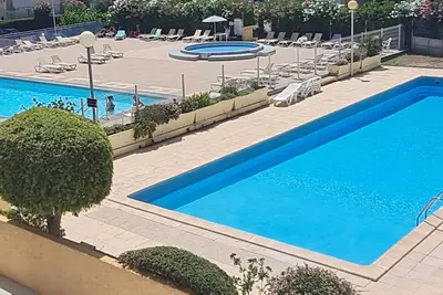 Image de Charmant Studio climatisé résidence avec piscine et plage du Môle