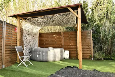 Image de Gite romantique avec spa privatif