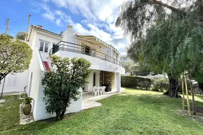 Image de Maison avec jardin au calme et proche des plages de sable
