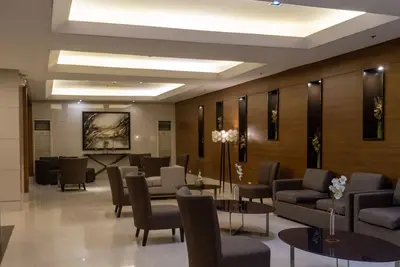 Image de Perfect for any traveler looking for comfort, style, and convenience.