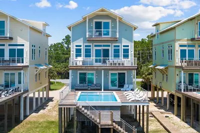 Image de Silver Strand: Large 7 Br Beachfront Home- Sleeps 24, Pet Friendly, Priv. Pool