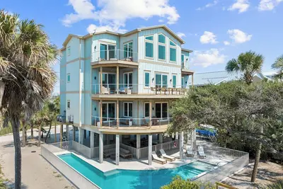 Image de Skinny Legs: Stunning 10 Br Beachfront Home- Priv. Pool, Arcade Games, Sleeps 32