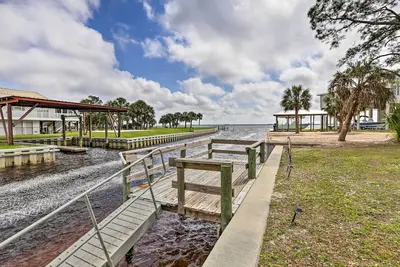 Image de Waterfront Panacea Vacation Rental w\/ Dock!