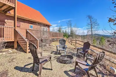 Image de Cozy Murphy Cabin Rental w/ Mountain Views!