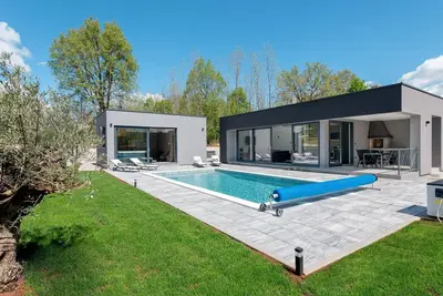 Image de Maison de vacances Nedescina pour 1 - 6 personnes avec 2 chambres à coucher - Maison de vacances