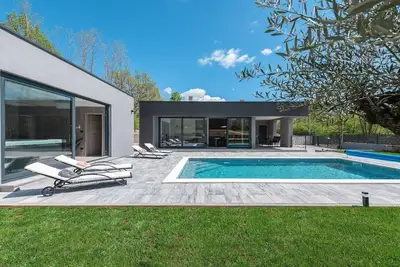 Image de Maison de vacances Nedescina pour 1 - 6 personnes avec 2 chambres à coucher - Maison de vacances