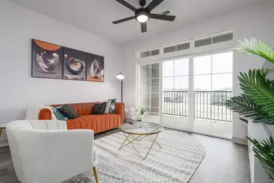 Image de Luxurious One Bedroom Whitestown