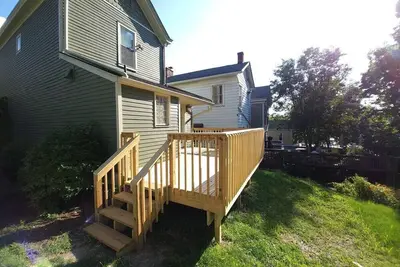 Image de Columbia-Tusculum Gem 2br Remodeled Historic Home