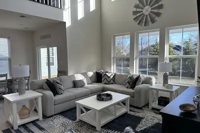 Image de 5br home, pools & amenities, minutes to beach