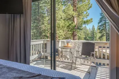 Image de Lake Tahoe Ski & Sand Wfh friendly set up