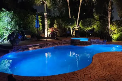 Image de 3 Bdrm Delray Beach Oasis! Heated pool, Hot tub, Pets Ok. Close to Beach.