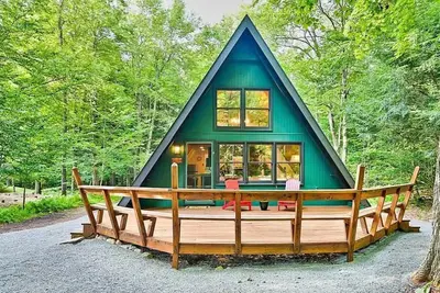 Image de Pocono Summer Paradise: A-Frame, Sauna, Hot Tub, Fire Pit
