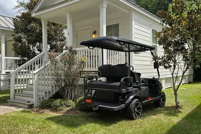 Image de Government St Cottage Dt Ocean Springs! Golf cart included!