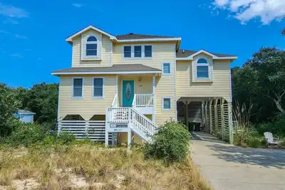 Image de Stealing Time - Soak up the summer sun by the pool in this gorgeous Outer Banks home!