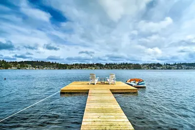 Image de Lakefront Bremerton Vacation Rental w/ Deck!