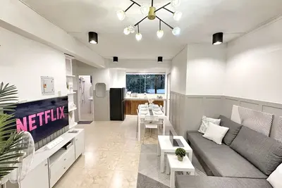 Image de 2br Apartment w\/ Kitchen+Dining+Living Room \/ 30 Seconds walk to the White Beach