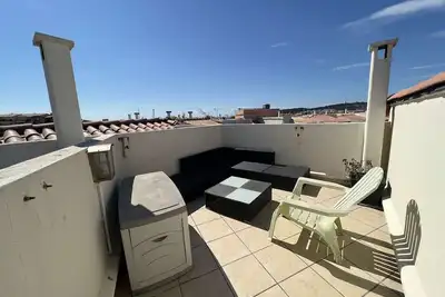 Image de Studio Mezzanine avec Piscine, Clim, Parking et Lave-linge - Proche Plage