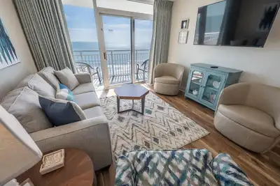 Image de King Suite 3br, Direct Oceanfront Views, Remodeled!
