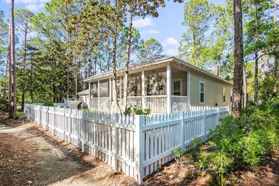 Image de Playing Hooky! Dog Friendly- 4 Bikes- Heated Pool
