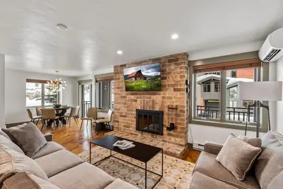 Image de Bear Claw 415 on Mountain Condo with Ski-In/Ski-Out Access!