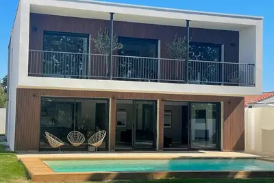 Image de Villa moderne proche du bord de mer