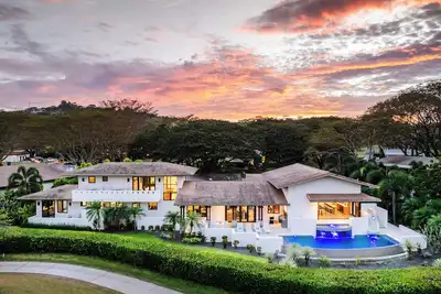 Image de Golfer's Favorite Villa with Pool, Golf Cart & Beach Club Access, 2-Min Golf Cart ride to the Beach