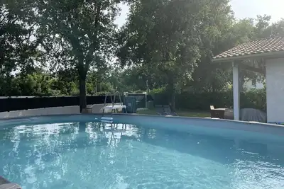 Villa au calme avec piscine, spa et grand jardin