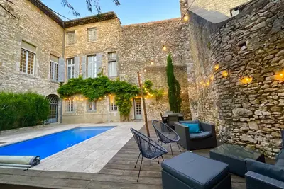Image de Belle maison de ville pour 12 personnes, avec piscine privée