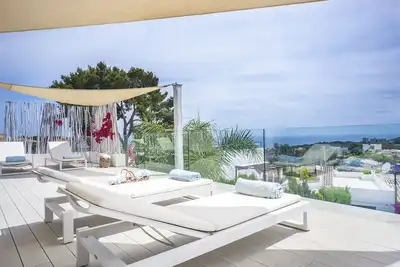 Image de Modern white villa near palma