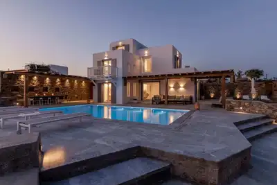 Image de Luxury Peninsula Villa with Garden of Olive Trees