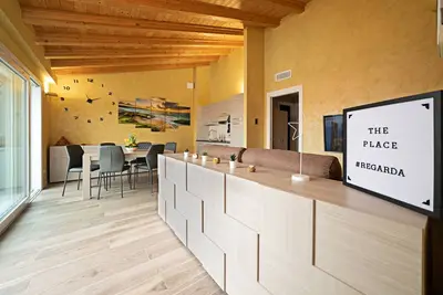 Image de Regarda - \"The Place\" modern two-bedroom apartment with pool, garage, air conditioning