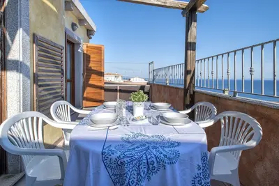 Appartement de vacances \"Attico Castelsardo\" avec vue sur mer, terrasse privée & A/C
