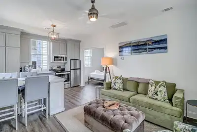 Image de Carriage House Retreat Near Forsyth Park by Lucky Savannah