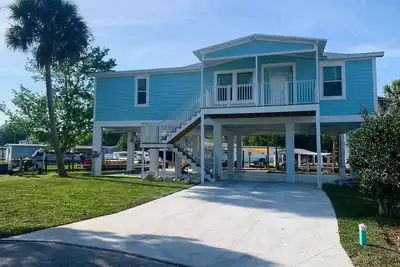 Image de Weekly/Monthly Discount: New Waterfront Home/Room for Boat/Close to Springs