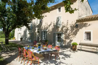 Image de Elégant mas, 6 chambres, clim. , tennis, piscine chauffée, calme en campagne