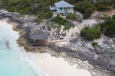 Whistling Duck: Private Oceanfront Cottage