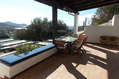 Image de 5 minutes from the sea family apartment with equipped terrace